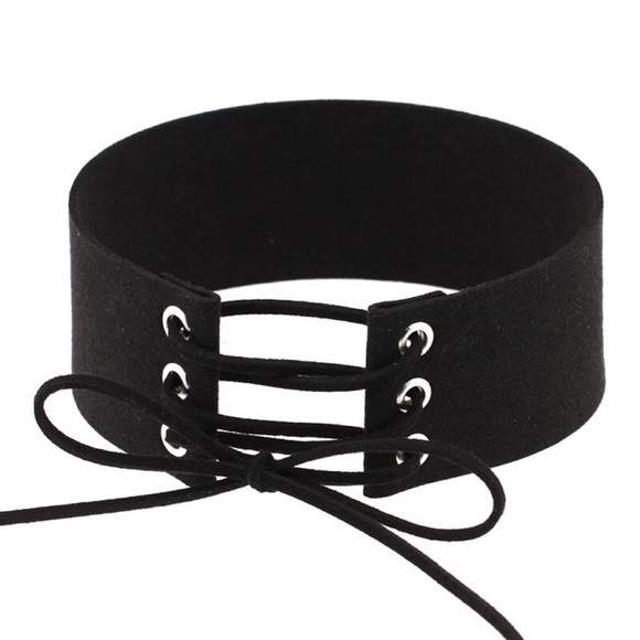 Gothic Suede Lace Up Choker Necklace Kardashian - Picture 2 of 16